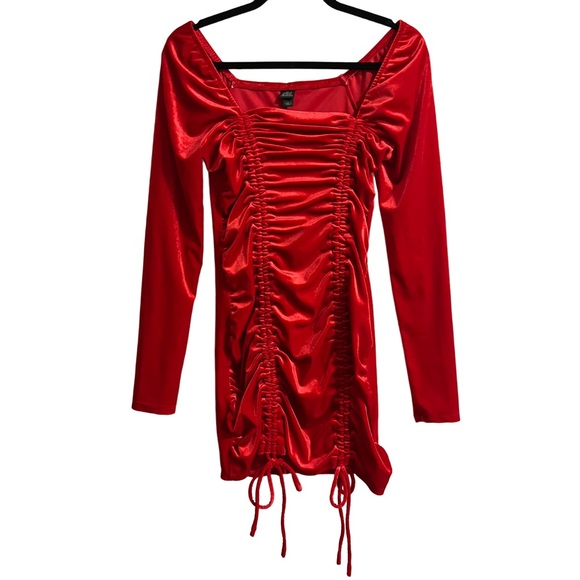 Wild Fable Long Sleeved Red Velvet Ruched Bodycon Dress Size Medium - Picture 1 of 6